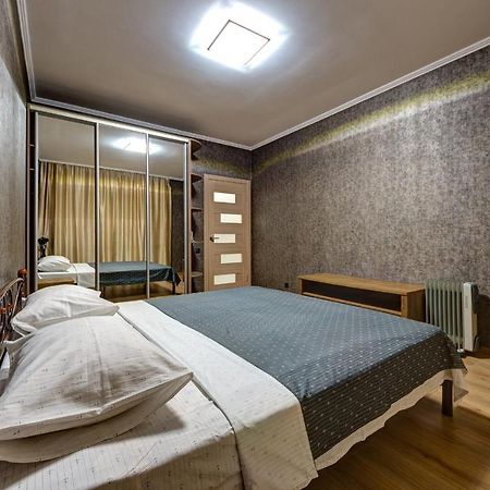 Apartments Near Ukraina Shopping Mall Київ Екстер'єр фото