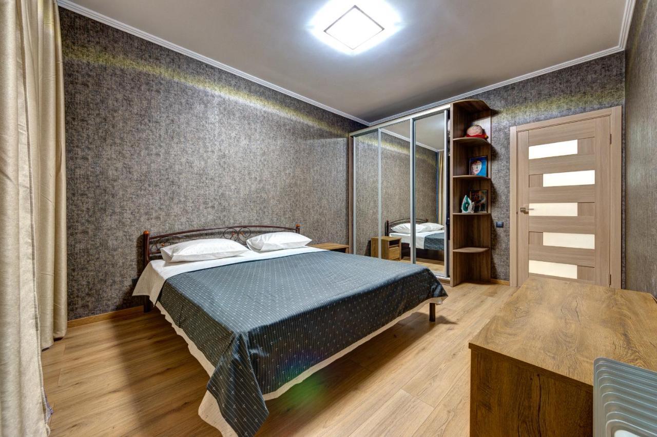 Apartments Near Ukraina Shopping Mall Київ Екстер'єр фото